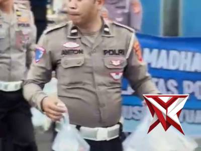 Berbagi Takjil Polres Musi Banyuasin - PoliceTube