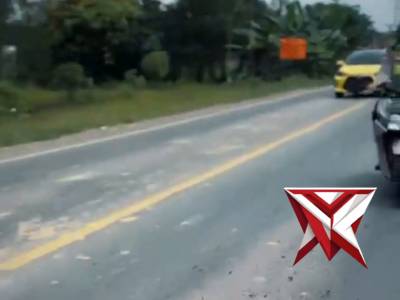 STANDBY DAN MEMANTAU MOBIL SUMBU 3 SERTA MEMARKIRKAN KENDARAAN TERSEBUT