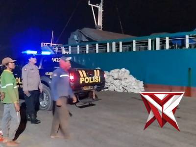 Giat Patroli dialogis dengan pekerja di Wilayah Pelabuhan Gresik