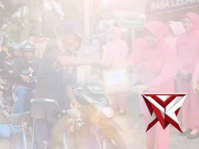 POLRES PROBOLINGGO BERBAGI TAKJIL KEPADA MASYARAKAT YANG MELINTAS DI MAPOLRES PROBOLINGGO