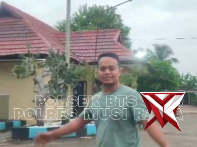 Kisah Pemudik Pecah Ban Di Tengah Hutan, Dibantu Oleh Patroli Polsek BTS Ulu Polres Musi Rawas Polda