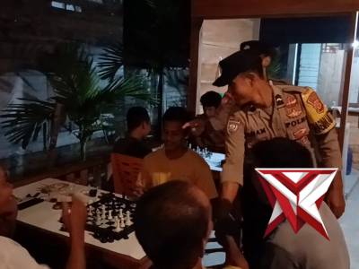 Personel Polsek melaksanakan Patroli