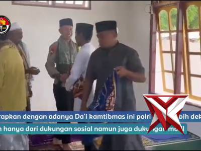 Dai Kamtibmas Polres Kepulauan Sula samapinak Pesan Kamtibmas Di Khutbah Jumat di desa Fogi