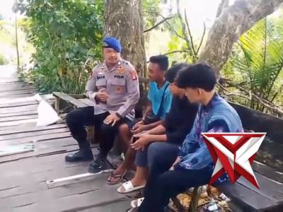 Ditpolairud polda kalteng Sambangi masyarakat di desa Binaan