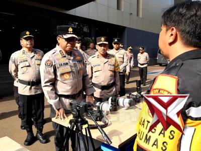 POLRI RESMI menggelar Apel Kesiapan Satgas Humas Operasi Ketupat 2026 di Gedung Divhumas Polri, Jaka