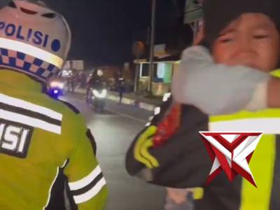 Polisi Penolong Masyarakat