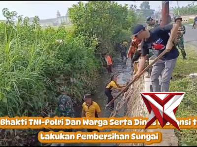 Karya Bhakti TNI-Polri Membersihkan Aliran Sungai di Desa Asrikaton