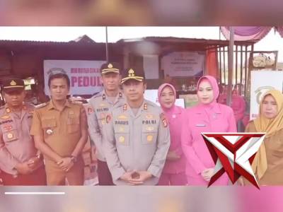 Wujud kepedulian Polres Ogan Ilir, Bhayangkari, dan Baznas dalam menyalurkan bantuan korban kebakran