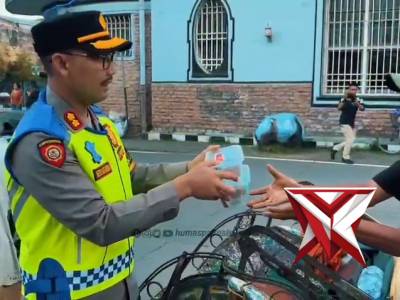 polres tegal kota berbgai takjil