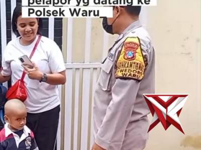 Bhabinkamtibmas Polsek Waru berikan informasi terkait pelayanan di Polsek Waru