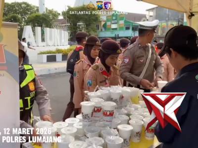 SATLANTAS LUMAJANG BERSAMA TEH SEPEDA BALAP "BERBAGI TAKJIL" DI BULAN PENUH BERKAH