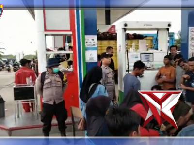 Pascabanjir diwilkum polres Langsa, Personil Polsek Rantau selamat Amankan SPBU