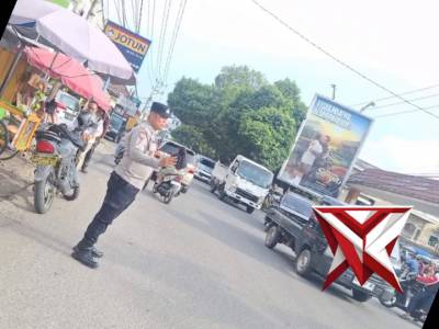 Pengaturan lalu lintas menjelang buka puasa