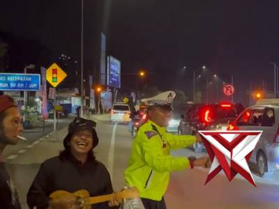 Bravo Polri
Cairkan Suasana