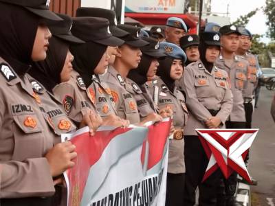 Ada yang berbeda dari aksi unjuk rasa kali ini yang digelar di tiga tempat