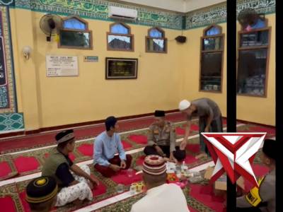 Buka Bersama Polsek Pengandonan Polres OKU di Masjid Jami&rsquo; Darul Iman Kec. Pengandonan