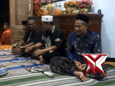 Silahturahmi Anggota Polsek Turen Polres Malang ke rumah duka Aiptu Hendro.