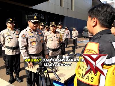 Polri resmi menggelar Apel Kesiapan Satgas Humas Operasi Ketupat 2026 di Gedung Divhumas Polri, Jaka