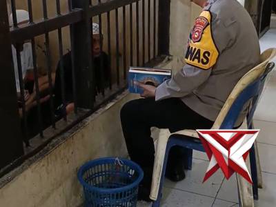 Memberikan arahan kepada narapidana