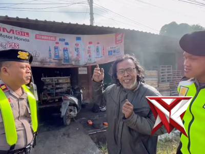 Polisi Unik di Sragen: &ldquo;Dokter Sound System&rdquo; dari Polsek Tanon Program SERLING Bikin Masjid Hidup