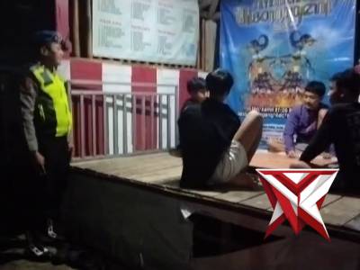 Polsek Karanganyar - PoliceTube