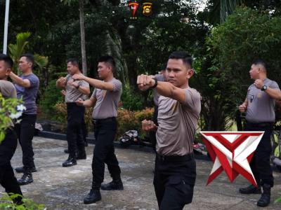 Batalyon A Pelopor satbrimobda Sumsel Giat latihan bela diri untuk peningkatan kemampuan individu