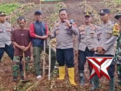 Polsek Soreang melaksanakan kegiatan penanaman jagung serentak Kuartal I