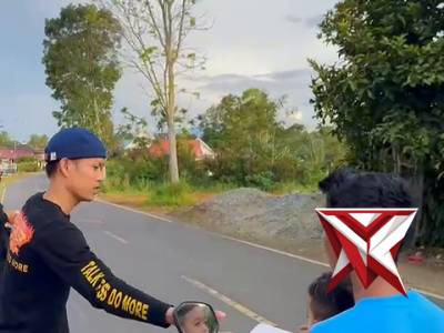 Si Keu Polres Pagar Alam Berbagi Takjil Kepada Masyarakat Kota Pagar Alam