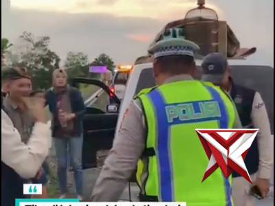 Sat Lantas Polres OKI membantu pemudik yang kehabisan BBM 
SATLANTAS POLRES OKI HADIR.