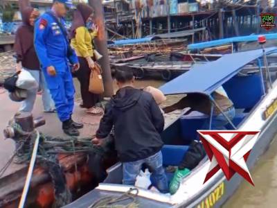 Polda Sumsel Berinovasi membuat Ambulans Apung untuk menunjang kinerja dalam Melayani Masyarakat 26 - PoliceTube