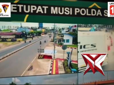pengecekan jalur arus mudik melalui mobil command center polda sumsel