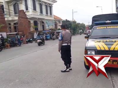 Sate kerang sore, antisipasi berburu takjil depan SMAN 1 Gondang, Kec. Gondang.