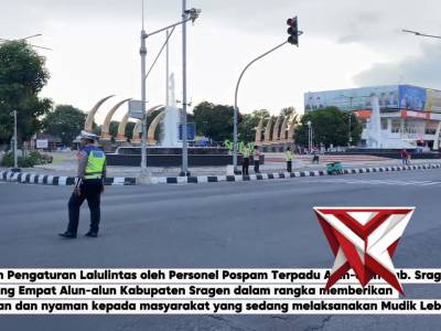 Personel Pospam Terpadu Atur Arus Lalu Lintas di Simpang Empat Alun-Alun Sragen


Personel Pospam Te