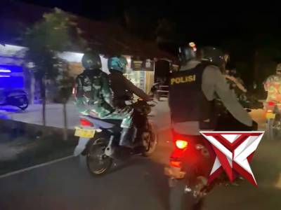 Patroli gabungan TNI POLRI dalam rangka cipta kondisi kamtibmas di kabupaten maluku barat daya