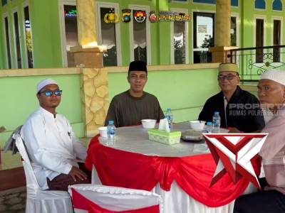 Mempererat tali silaturahmi di hari yang fitri.   Setelah melaksanakan Sholat Idul Fitri 1447 H