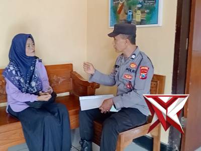 Polsek Turen Polres Malang Aiptu Piyanto sampaikan himbauan layanan Polri'.
