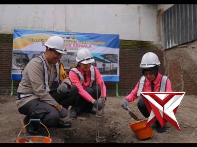 Peletakan Batu Pertama Pembangunan Kantin Pink Kemala Polres Kediri