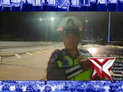 Arus lalu lintas di Tol KM 263 dekat Simpang Susun Brebes Barat malam ini terpantau ramai lancar ?