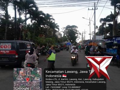 Patroli dialogis untuk "Menitipkan pesan-pesan kamtibmas Kepada Juru Parkir serta Penjual Takjil