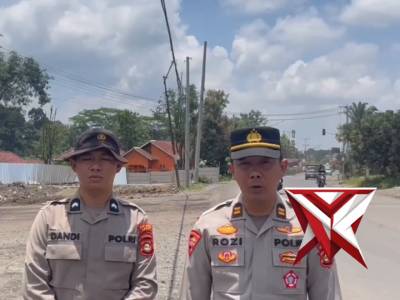 Patroli Siang Hari, Waka Polsek Merapi Barat Pastikan Arus Lalu Lintas Tetap Lancar dan Kondusif

Me