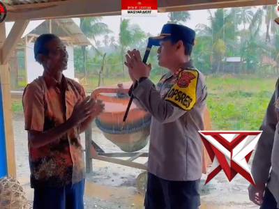 POLRES KOLTIM : KAPOLRES DAN KETUA BHAYANGKARI CABANG KOLTIM MELAKSANAKAN GIAT BHAYANGKARI PEDULI