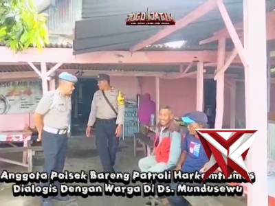 Anggota Polsek Bareng Patroli Harkamtibmas Dialogis Dengan Warga Di Ds. Mundusewu - PoliceTube