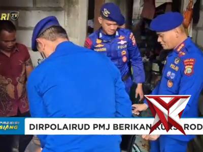 DITPOLAIRUD POLDA METRO JAYA BANTU KURSI RODA WARGA PESISIR PENJARINGAN