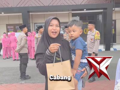 KAPOLRES NGAWI BAGI TAKJIL - PoliceTube