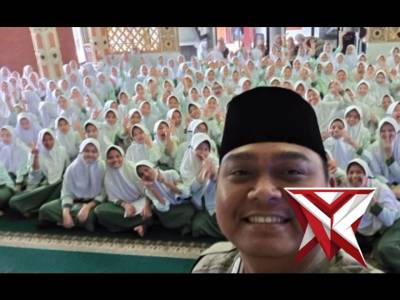 Pemberian materi anak sekolah