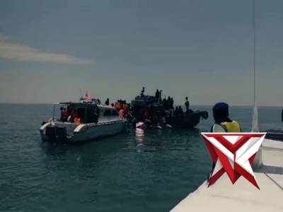 Ditpolairud Polda Jateng Melaksanakan Pengamanan Sedekah Laut di Juwana Kabupaten Pati