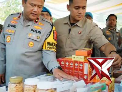 Polda Jabar gelar Bazar Pasar Murah dalam Rangka Gerakan Pangan Murah Polri Serentak

Kepolisian Dae