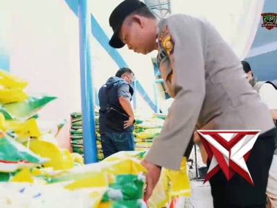 Lebaran Makin Tenang! Irjen Pol Sandi Nugroho Pimpin Langsung Gerakan Pangan Murah 

Kabar gembira u
