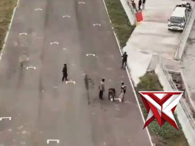 Gaspoll terus! ??

Kapolres Magetan mampir ke Sirkuit Magetan, Kec. Parang buat ngecek langsung ke