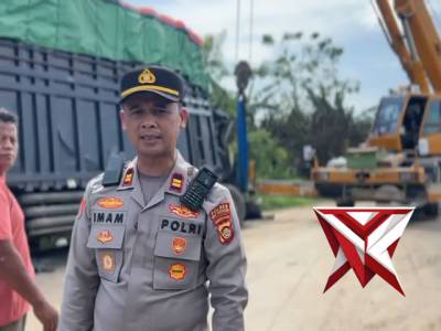 Kapolsek Tungkal Jaya Memantau Arus Balik Mudik Lalin Jalintim
